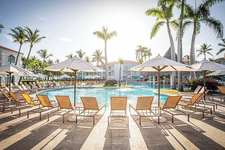 Hotel with Pool