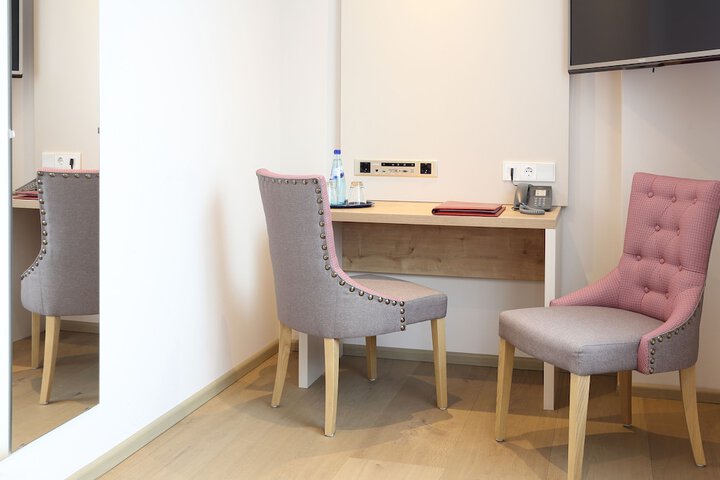Room 10 of 40