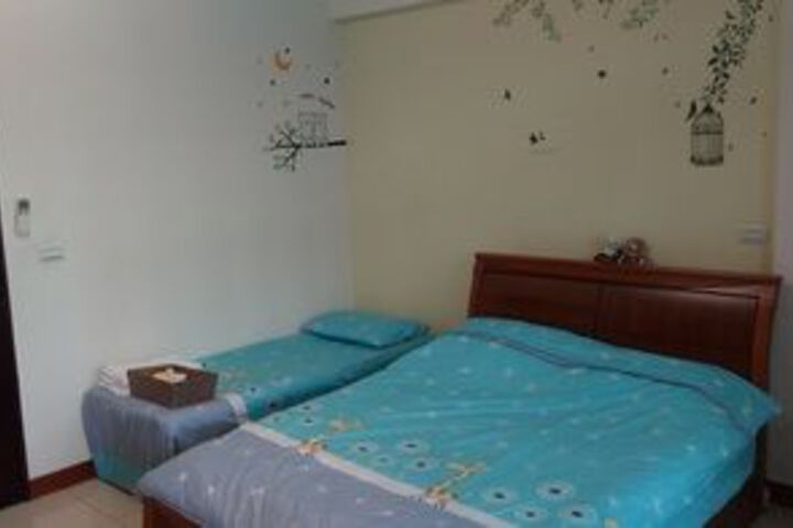 Room 5 of 14