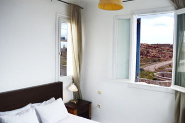 Room 32 of 60