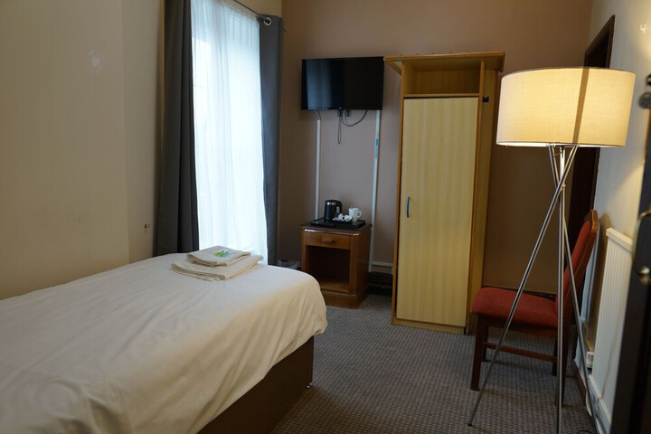 Room 18 of 61