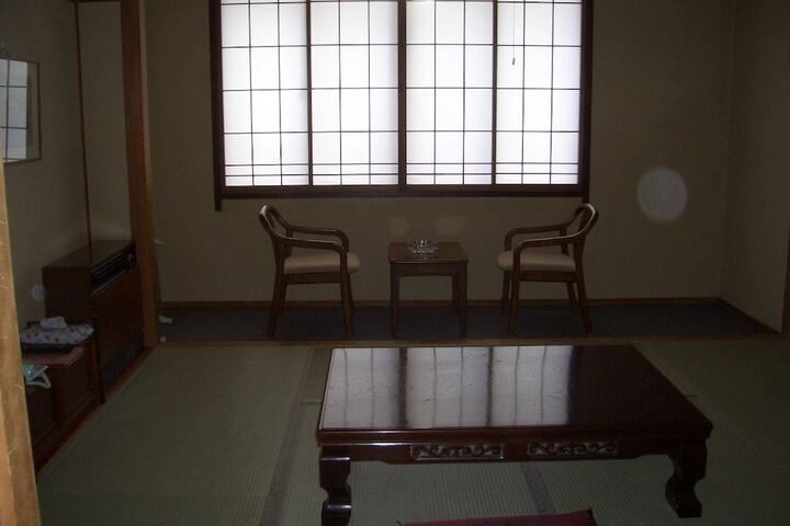 Room 10 of 41