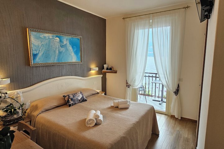 Room 36 of 194