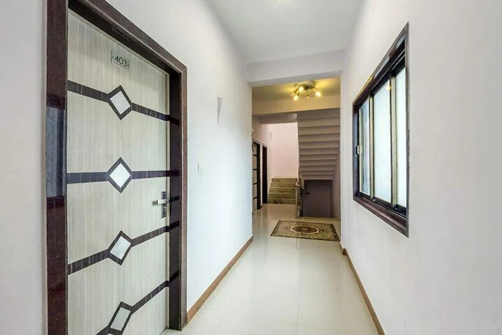 Ballroom/Hall 5 of 5