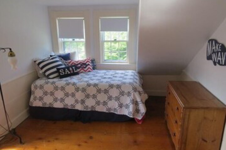 Room 32 of 32