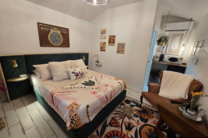 Room 28 of 47