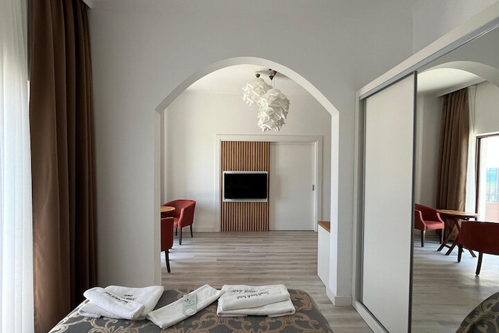 Room 18 of 40