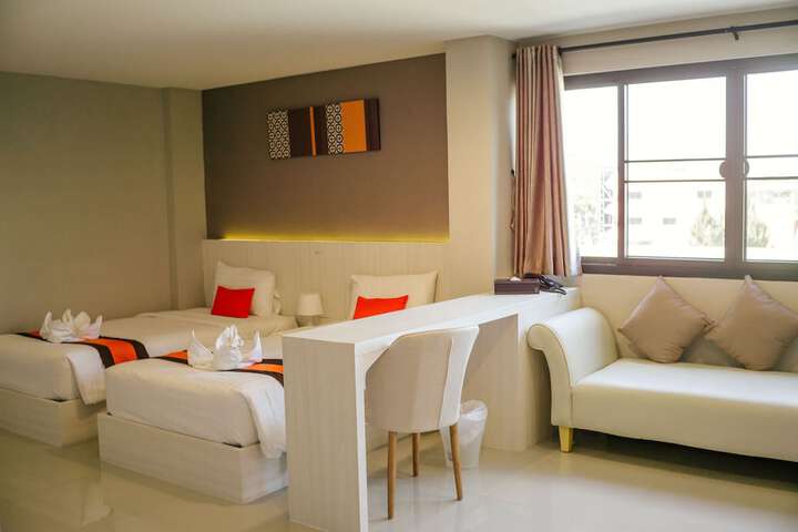 Room 38 of 174