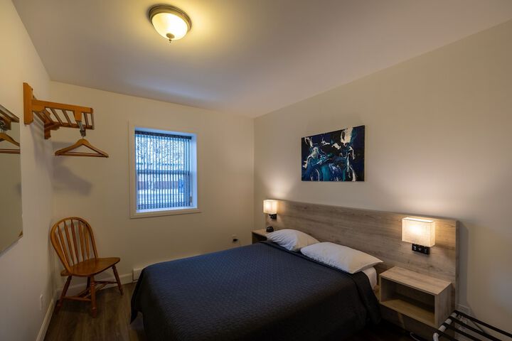 Room 11 of 80