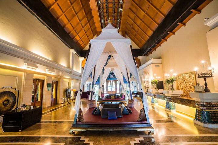 Hotel Lobby
