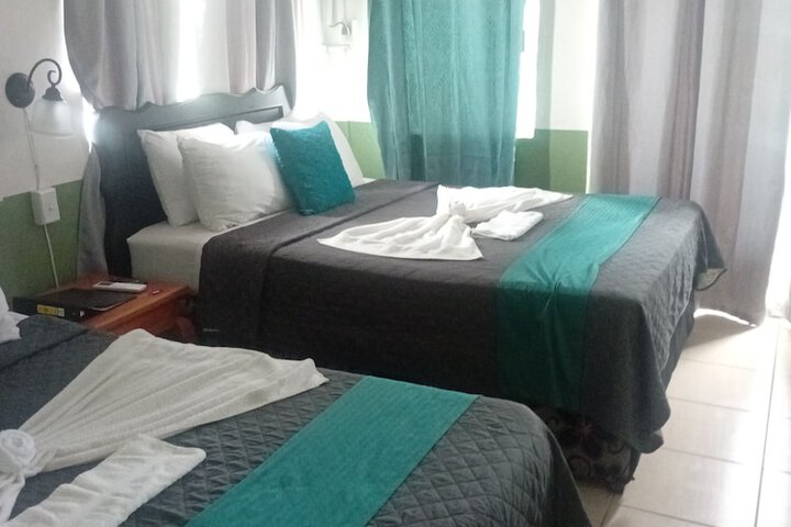 Room 14 of 65