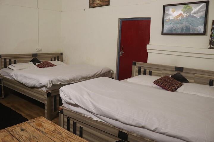 Room 5 of 17