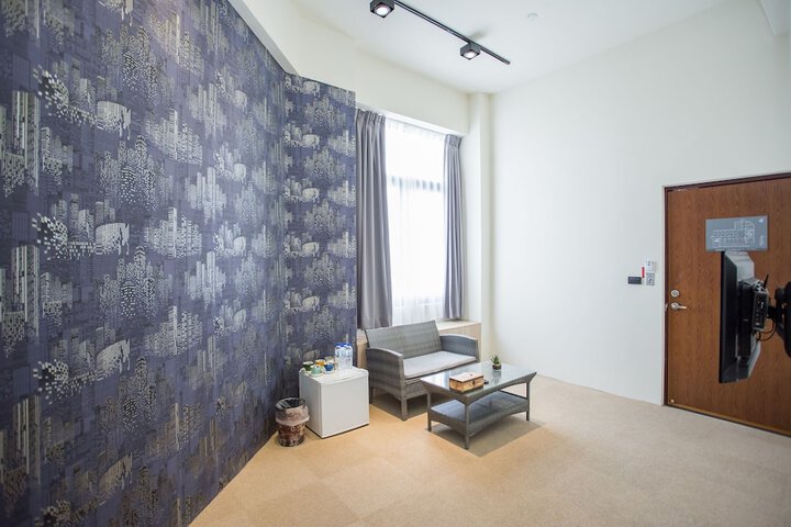 Room 93 of 177