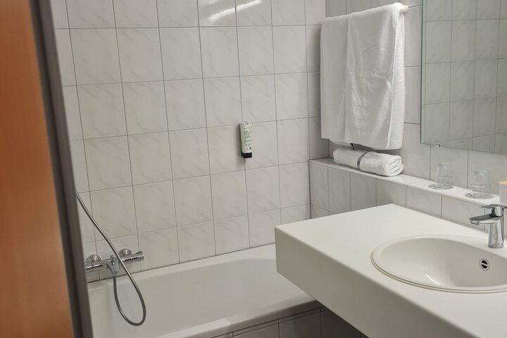 Room 46 of 88