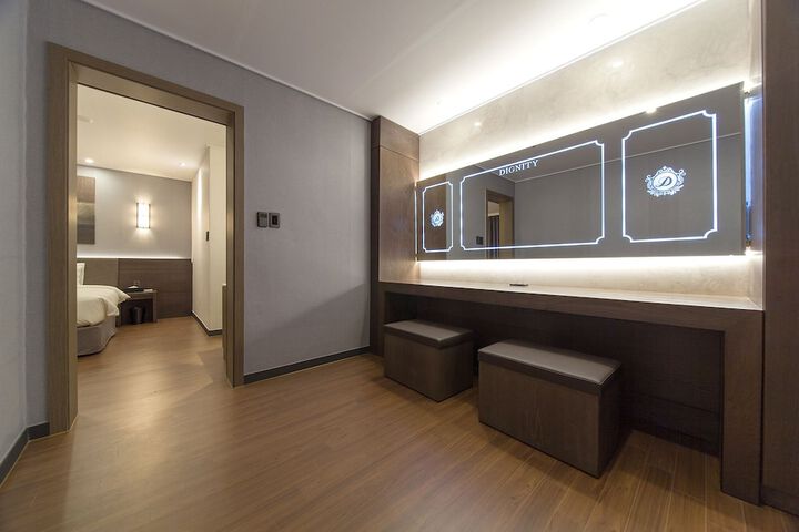 Room 89 of 111
