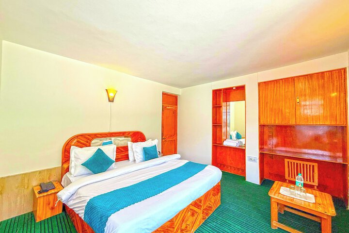 Room 34 of 40