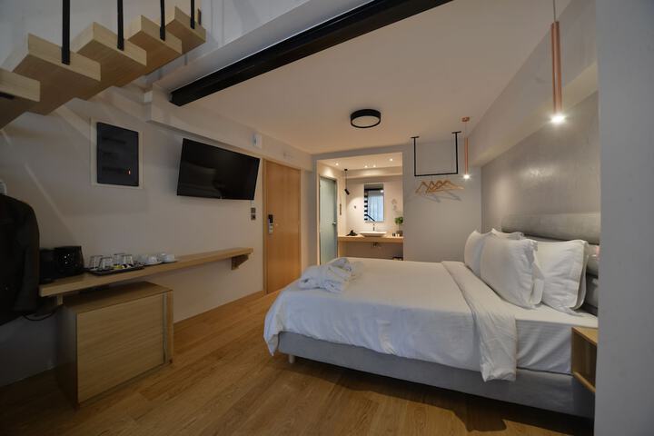 Room 37 of 100