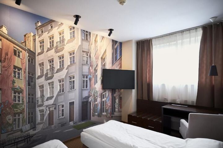 Room 2 of 51