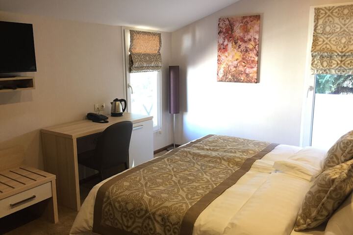 Room 8 of 36
