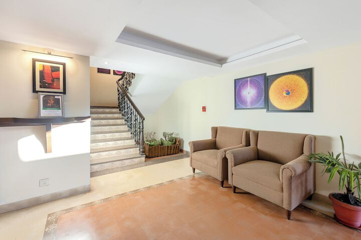 Guest Lobby