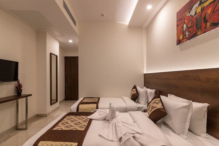 Room 18 of 77
