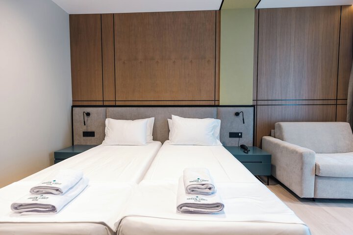 Room 10 of 62
