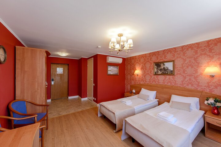 Room 21 of 72
