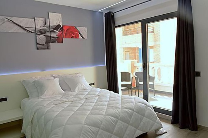 Room 9 of 40