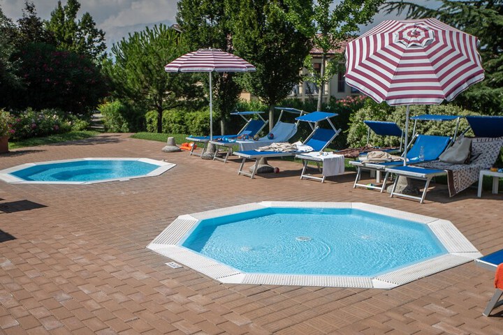 Hotel Pool