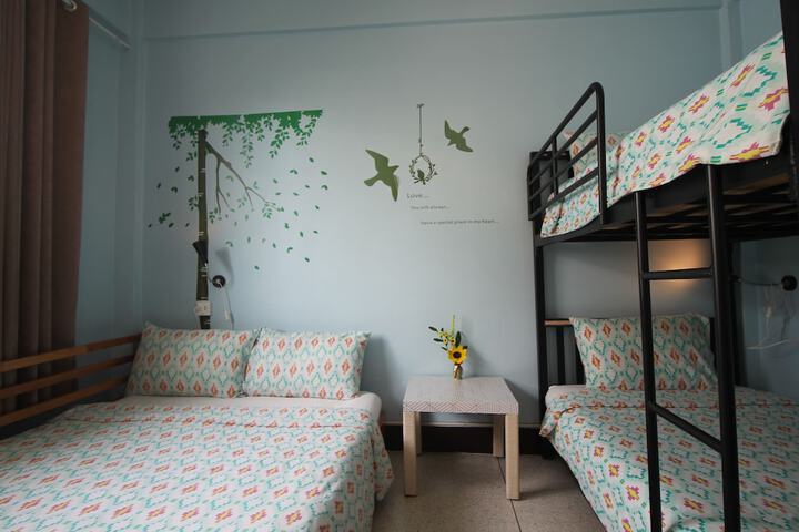 Room 7 of 210