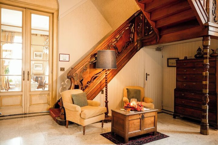 Entrance & Lobby