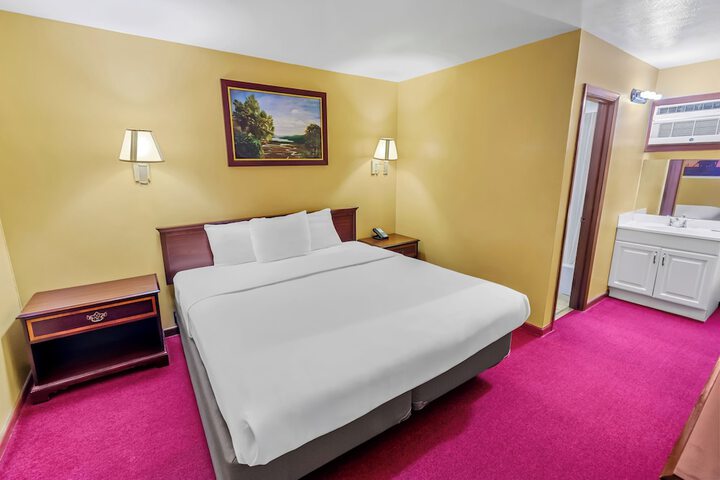 Room 12 of 22