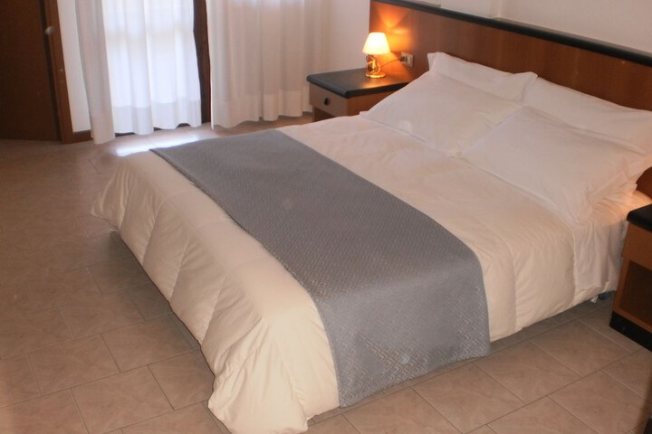 Room 2 of 23