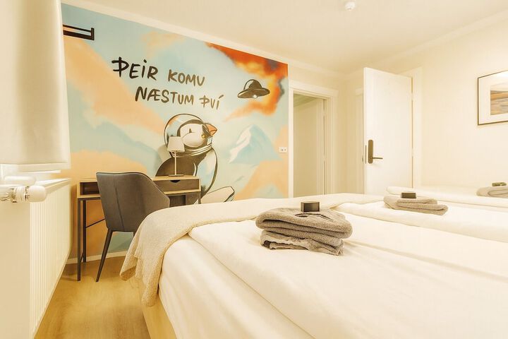 Room 27 of 36
