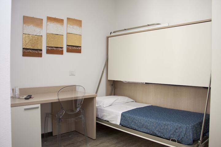 Room 9 of 62