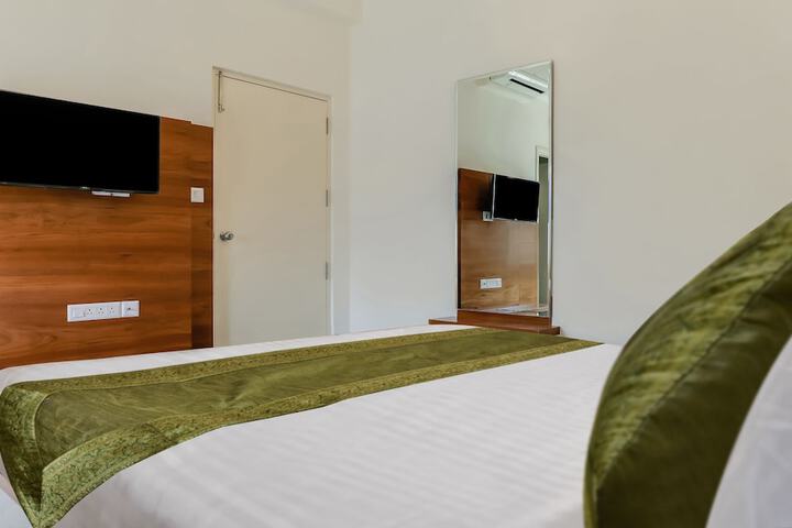 Room 8 of 23