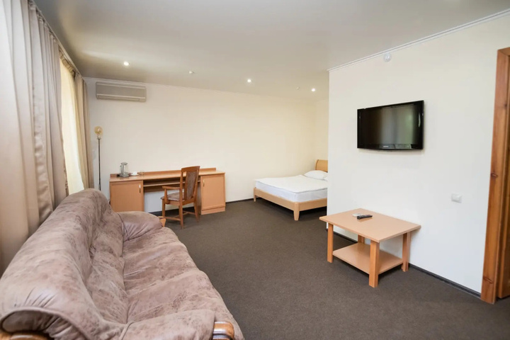 Room 5 of 7