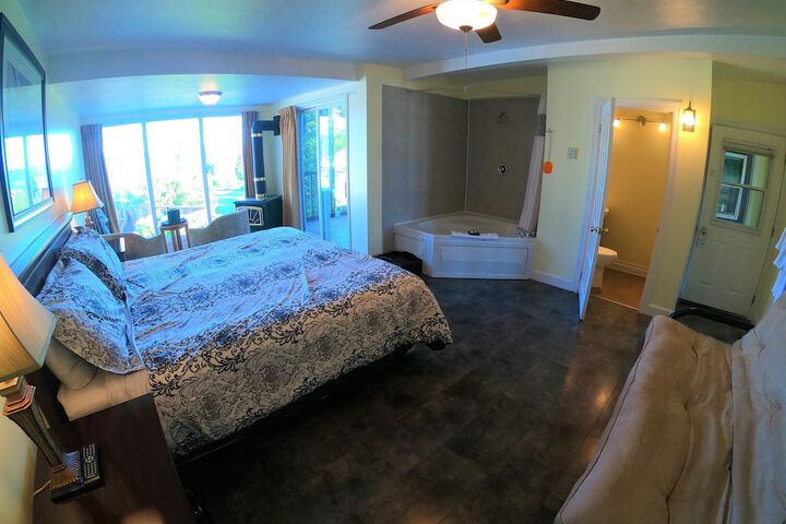 Room 19 of 53