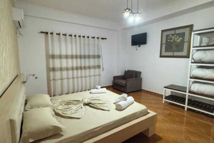 Room 7 of 35