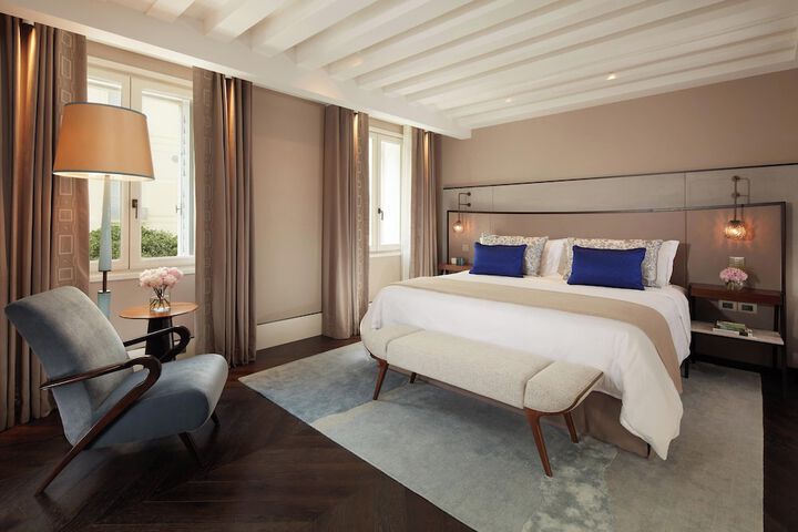 Room 40 of 150