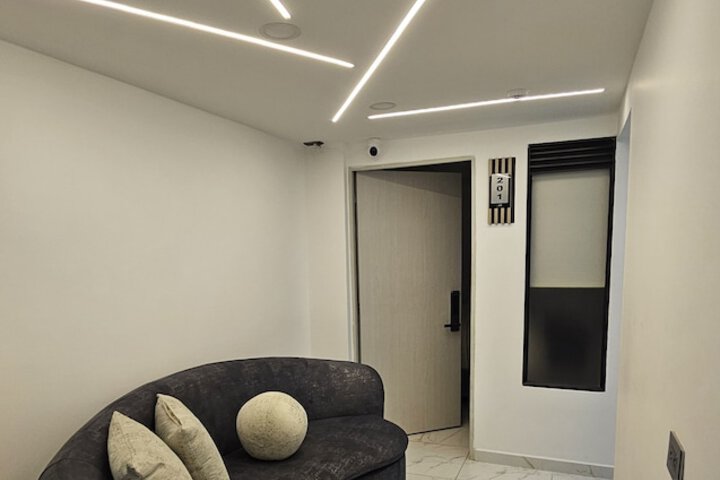 Room 21 of 34