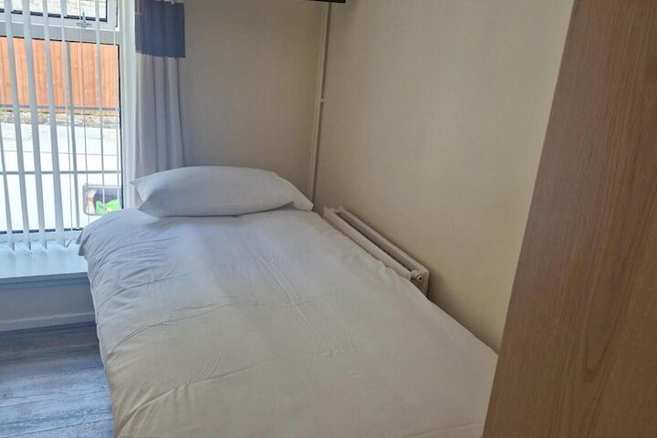 Room 5 of 14