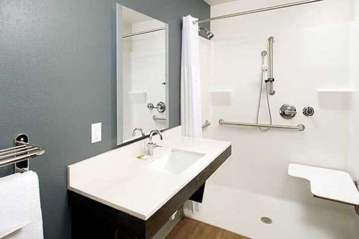 Queen Bed Kitchen Accessible (1 of 12)