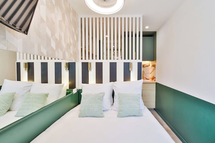 Room 29 of 270