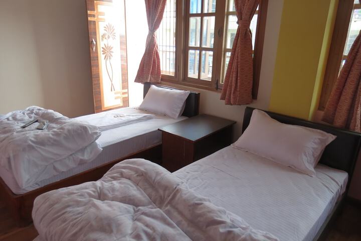 Room 6 of 24