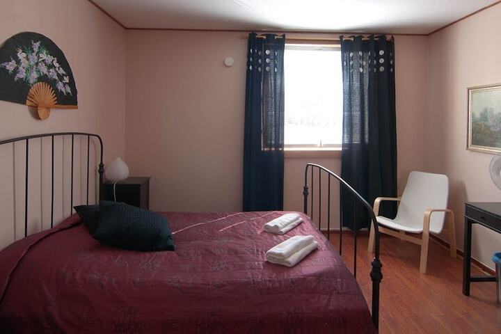 Room 6 of 44