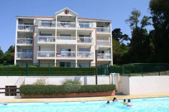 Pool 6 of 12