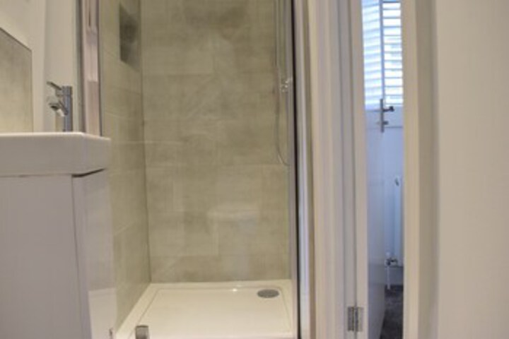 Room 6 of 45