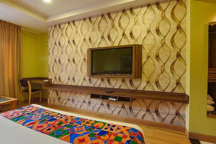Room 16 of 31