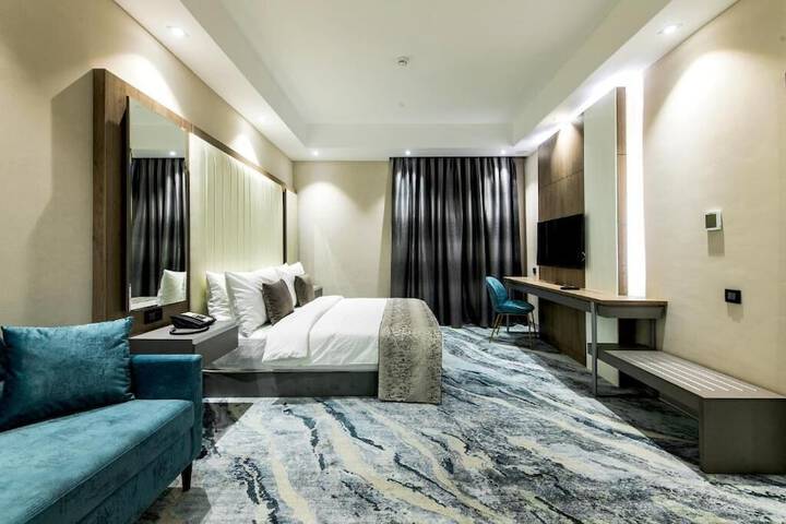 Room 7 of 25